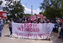 Unjuk Rasa Pendukung Dua Paslon Bupati Tuntut Netralitas PNS dan Polri