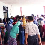 Warga Antusias Menuju TPS PSU Warga Antusias Menuju TPS PSU