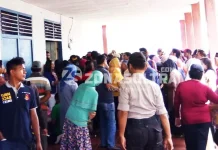 Warga Antusias Menuju TPS PSU Warga Antusias Menuju TPS PSU