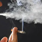 Awas! Kedapatan Merokok di Kampus, Mahasiswa FKM-UHO Tak Diizinkan Ikut Kuliah Kedapatan Merokok di Kampus, Mahasiswa FKM-UHO Tak Diizinkan Ikut Kuliah