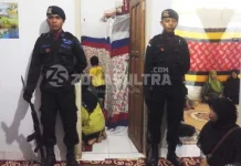 Jenazah Brigadir Khaidir Dimakamkan di Pemakaman Keluarga Baadia Jenazah Brigadir Khaidir Dimakamkan di Pemakaman Keluarga Baadia
