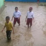 Hujan Deras Sekolah Dasar di Bombana Terendam Banjir Hujan Deras Sekolah Dasar di Bombana Terendam Banjir