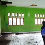 sekolah_rusak_molewe