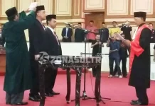 Dua Wakil Ketua Akhirnya Dilantik, Unsur Pimpinan DPRD Sultra Lengkap Lagi Dua Wakil Ketua Akhirnya Dilantik, Unsur Pimpinan DPRD Sultra Lengkap Lagi