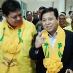 Sama-Sama Maju Ketua Umum, Airlangga dan Setya Novanto Temui Pengurus Golkar di Sultra Sama-Sama Maju Ketua Umum, Airlangga dan Setya Novanto Temui Pengurus Golkar di Sultra