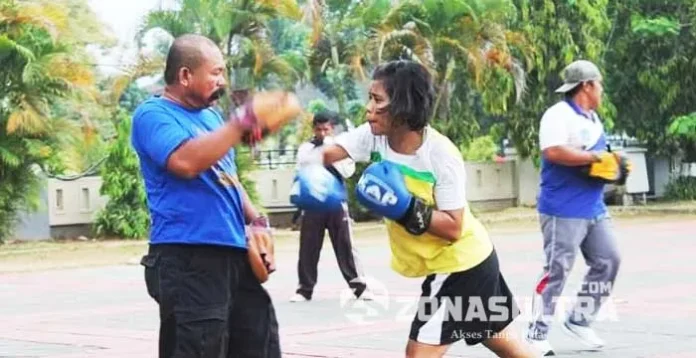 Petinju Sultra Digenjot Latihan di Ring