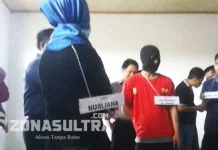 Tersangka Kasus Begal Peragakan 14 Adegan Tersangka Kasus Begal Peragakan 14 Adegan