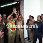 Bawa Pulang Adipura, Kery Disambut Tim di Bandara Halu Oleo Bawa Pulang Adipura, Kery Disambut Tim di Bandara Halu Oleo