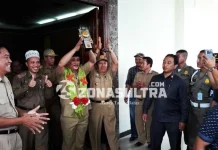 Bawa Pulang Adipura, Kery Disambut Tim di Bandara Halu Oleo Bawa Pulang Adipura, Kery Disambut Tim di Bandara Halu Oleo