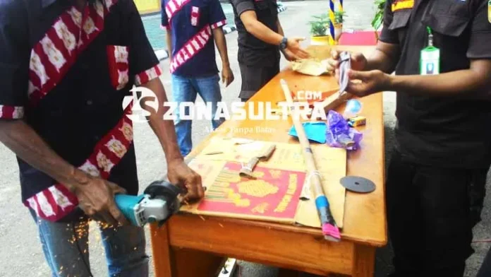 Kejari Kolaka Musnahkan Barang Bukti Kejahatan