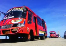 Arus Balik di Pelabuhan Penyeberangan Kolaka Masih Padat bus mudik