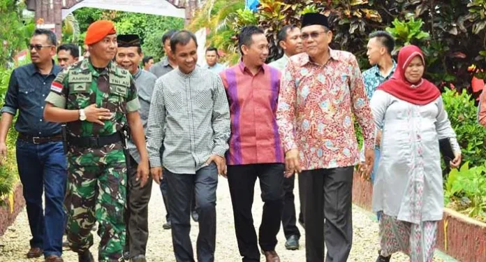 Bupati Kolaka Lantik Pengurus IKA SMPN 1 Samaturu