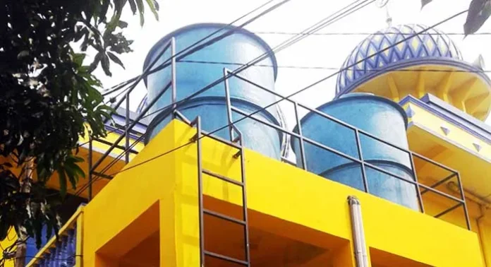 Ketua LPM Desa Laimeo Jadikan Bak Air Wudu Mesjid Penampungan Solar