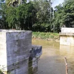 Warga Andowia Ancam Bongkar Paksa Pembangunan Jembatan Mangkrak Warga Andowia Ancam Bongkar Paksa Pembangunan Jembatan Mangkrak