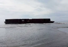 Libur Lebaran, Usaha Sewa Ban di Pantai Puudonggala Panen Rezeki