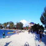 FOTO : Ratusan Warga Sultra Menikmati Liburan di Pulau Bokori Pulau Bokori, sultra