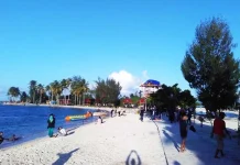 FOTO : Ratusan Warga Sultra Menikmati Liburan di Pulau Bokori Pulau Bokori, sultra