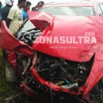 mobil_kecelakaan_merah