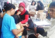 Dinkes Konut Dirikan Posko Pengobatan di Lokasi Banjir Dinkes Konut Dirikan Posko Pengobatan di Lokasi Banjir