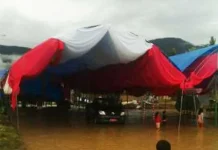 Akibat Banjir, Pesta Pernikahan Warga Konut Dipindahkan ke Balai Kelurahan Akibat Banjir, Pesta Pernikahan Warga Konut Dipindahkan ke Balai Kelurahan