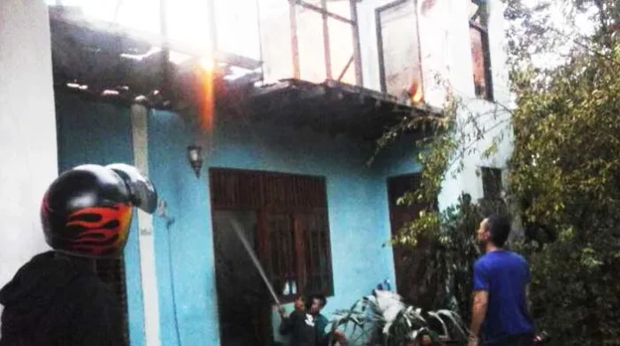 Api Bakar Tiga Rumah di Baubau
