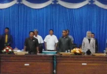 DPRD Buton Gelar Paripurna Pandangan Umum Terhadap Penyampaian Nota Keuangan APBD-P DPRD Buton Gelar Paripurna Pandangan Umum Terhadap Penyampaian Nota Keuangan APBD-P