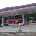 SPBU Andowia Diduga Belum Kantongi IMB SPBU ANDOWIA - Stasiun pengisian bahan bakar minyak (SPBU) yang terletak di Desa Lamondowo Kecamatan Andowia Konawe Utara, Sulawesi Tenggara (Sultra) diduga tidak mengantongi izin mendirikan bangunan (IMB).MURTAIDIN/ZONASULTRA.COM