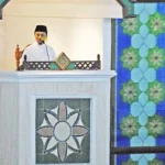 FOTO : Ustadz Yusuf Mansur Saat Membawakan Khutbah Jum’at di Masjid Agung Al Kautsar Kendari