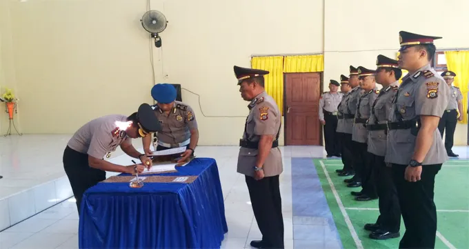 Kapolres Wakatobi lantik perwira baru dijajaran Polres Wakatobi Kapolres Wakatobi lantik perwira baru dijajaran Polres Wakatobi