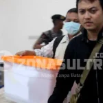 VIDEO : Hasil Penggeledahan KPK di Kantor ESDM Sultra, Terkait Korupsi Gubernur Sultra Penyidik-KPK-Interogasi-Kepala-Dinas-Pertambangan-Selama-2-Jam.webp