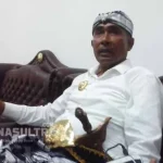 Penampilan Tari Klosal, Akhiri Puncak Festival Budaya Tua Buton Nampak Bupati Buton Samsul Umar Abdul Samiun SH, saat ditemui ruang kerjanya. (Nanang/Zonasultra.com)