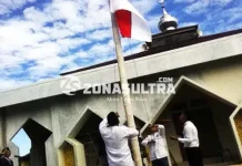 Warga BTN Graha Muliya Gelar Upacara HUT RI di Depan Masjid Warga BTN Graha Muliya Gelar Upacara HUT RI di Depan Masjid