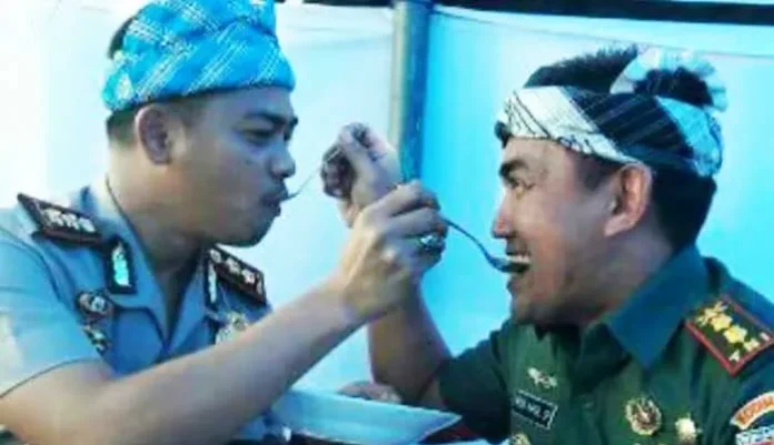 Foto "Mesra" Dandim dan Kapolres Buton Diapresiasi Masyarakat