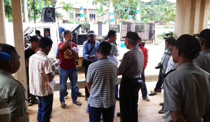 Masyarakat Konut Demo Tuntut SPBU Andowia Ditutup