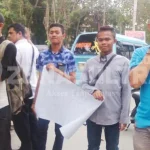 KBM UHO Desak Rektor Ganti Pengurus Bidikmisi demonstran uho ganti bidikmisi