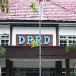 Ada Pembacaan Keberatan Dokter Pilihanku di Rapat Paripurna, Rumah Kita Kecam DPRD Muna Gedung DPRD Muna