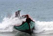 Tim SAR Cari Nelayan Bombana yang Jatuh ke Laut Kapal Saling Bersenggolan, Satu Nelayan Hilang di Perairan Konsel-Bombana