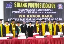 Istri Rektor UHO Raih Gelar Doktor Istri Rektor UHO Raih Gelar Doktor
