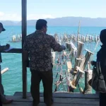 Dewan Konkep Temukan Proyek Fisik Bermasalah Para legislator Konkep saat meninjau lokasi peningkatan pelabuhan rakyat pada selasa (30/08/2016) didesa lamongupa kecamatan wawonii barat kabupaten konawe kepulauan (Konkep) Sulawesi Tenggara (Sultra).(Arjab Karim/ZONASULTRA.COM)