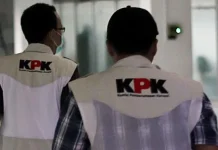 KPK Segel Rujab Bupati Busel kpk-geledah-bupati-140509b