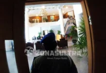 Breaking News: Ruangan Kerja Gubernur Sultra Digeledah KPK Breaking News: Ruangan Kerja Gubernur Sultra Digeledah KPK