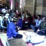 Begini Kronologis Penembakan Sutisna Versi Keluarga korban penembakan oleh oknum polisi berinisial AL di Desa Bondoala Kecamatan Sampara Konawe pada Rabu (10/8/2016) pukul 05.00 wita telah dikebumikan pada Kamis (11/8/2016) pagi