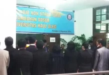 Rektor UHO Lantik 157 Pejabat Nonstruktural di Selasar Gedung Rektor UHO Lantik 157 Pejabat Nonstruktural di Selasar Gedung