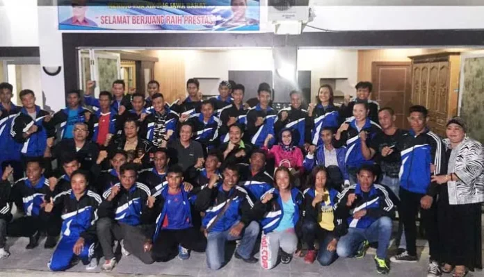 KONI Lepas Atlet Dayung Sultra Latihan di Jawa Barat