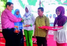 Rektor Unidayan, Jadi Narasumber Talksow Pendidikan di Pameran Kampus Nusantara 2016 Rektor Unidayan, Jadi Narasumber Talksow Pendidikan di Pameran Kampus Nusantara 2016