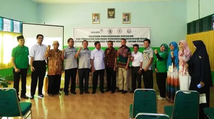 Antam UBPN SULTRA Support Kegiatan Adiwiyata SDS Antam