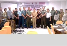 BPBD Sultra Update Dokumen Rencana Kontijensi Banjir Kontijensi Banjir - Perwakilan instansi dan stakeholder terkait penanggulangan bencana di Sulawesi Tenggara (Sultra) bertemu dan berdiskusi untuk melakukan review dokumen rencana kontijensi banjir di Hotel Plaza Inn Kendari (Rabu, 10/2/2016). (Istimewa)