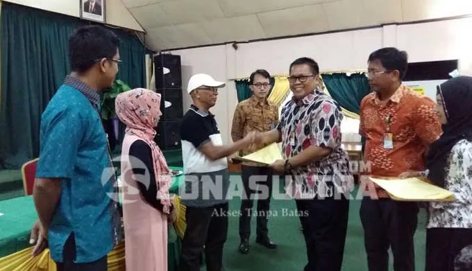 antam-kembali-salurkan-dana-kemitraan-rp-255-miliar antam-kembali-salurkan-dana-kemitraan-rp-255-miliar