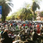 Massa Pendukung Derik-Syariah Macetkan Jalan Kota Kendari deklarasi-derik-syariah-belasan-ribu-pendukung-saat-mengantar-derik-syariah-untuk-mendaftar-di-kantor-kpu-kota-kendari