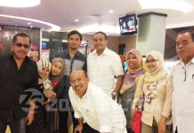 Tes Psikologi Jadi Ajang Eksis Para Calon Kada eksis-foto-bersama-sejumlah-calon-kepala-daerah-kada-muna-barat-rajiun-tumada-ikhsan-lanika-dan-ahmad-lamani-bersama-sejumlah-awak-media